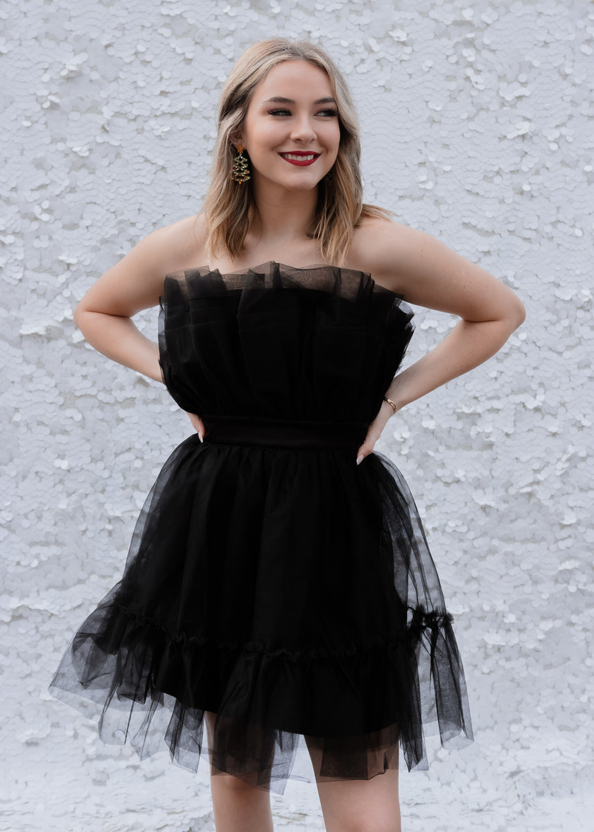 Black strapless 2024 tulle dress