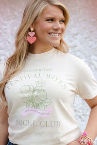 STRAWBERRY FESTIVAL WIVES TEE