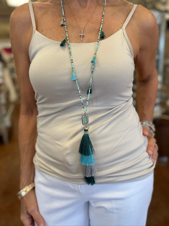 TOTALLY TASSEL NECKLACE