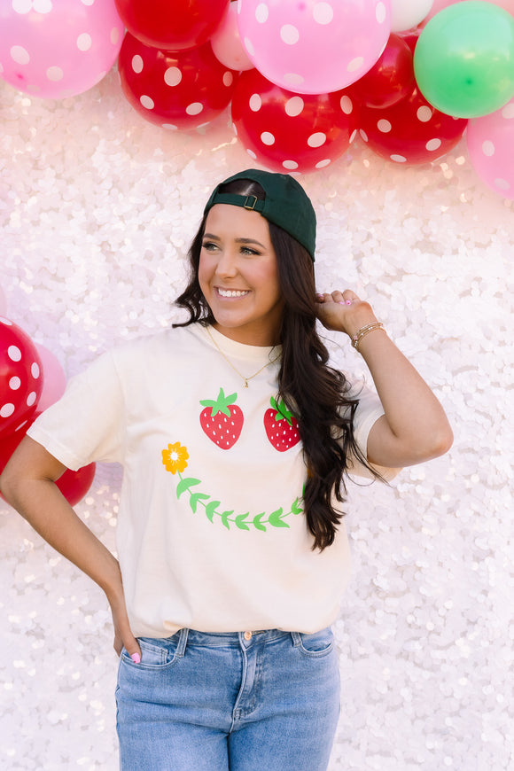 STRAWBERRY SMILE COMFORT COLORS TEE