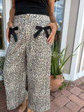 PERFECT TIMING LEOPARD CROPPED PANTS