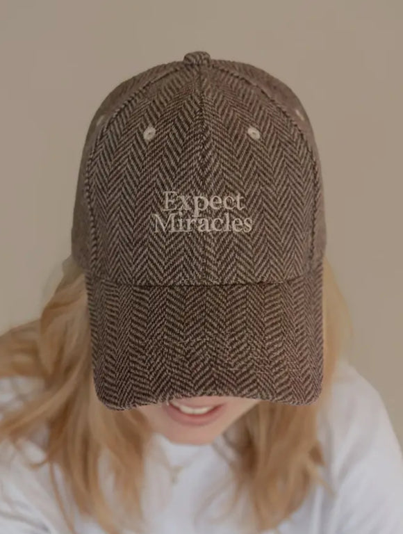 EXPECT MIRACLES EMBROIDERED HAT