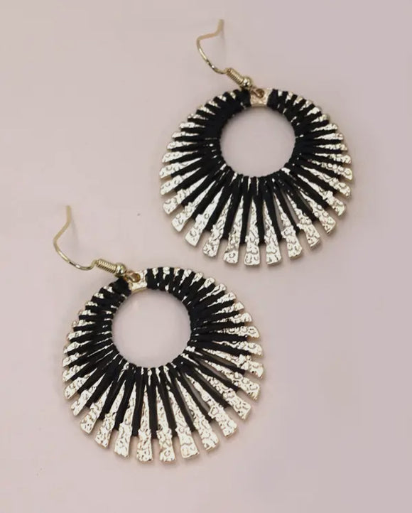 JOSSLYN CIRCLE DANGLE EARRING