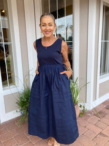 EASY GOING SLEEVELESS MIDI DRESS