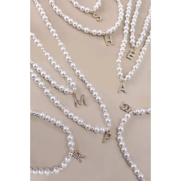 PEARLIE GIRLIE INTIAL NECKLACE