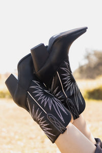 THE EMERSYN COWGIRL BOOT