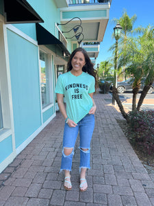FREE KINDNESS GRAPHIC TEE