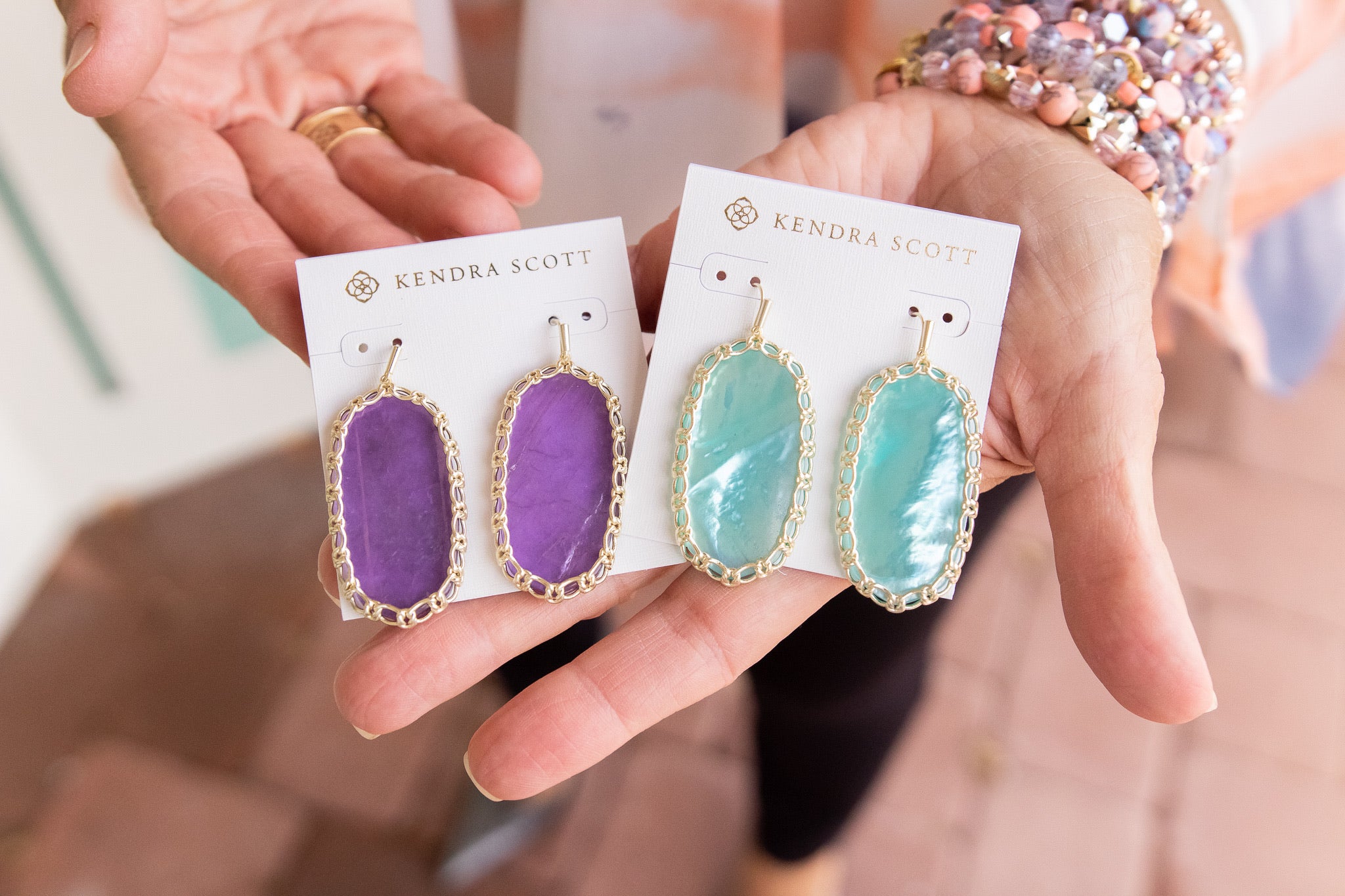 Orecchini Kendra Scott Danielle Pendenti – Tono Oro Nero – Nuovi Senza Scatola