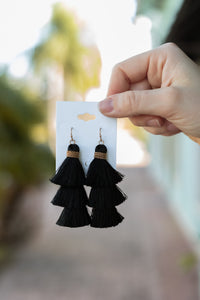 START NOWHERE TASSEL EARRING