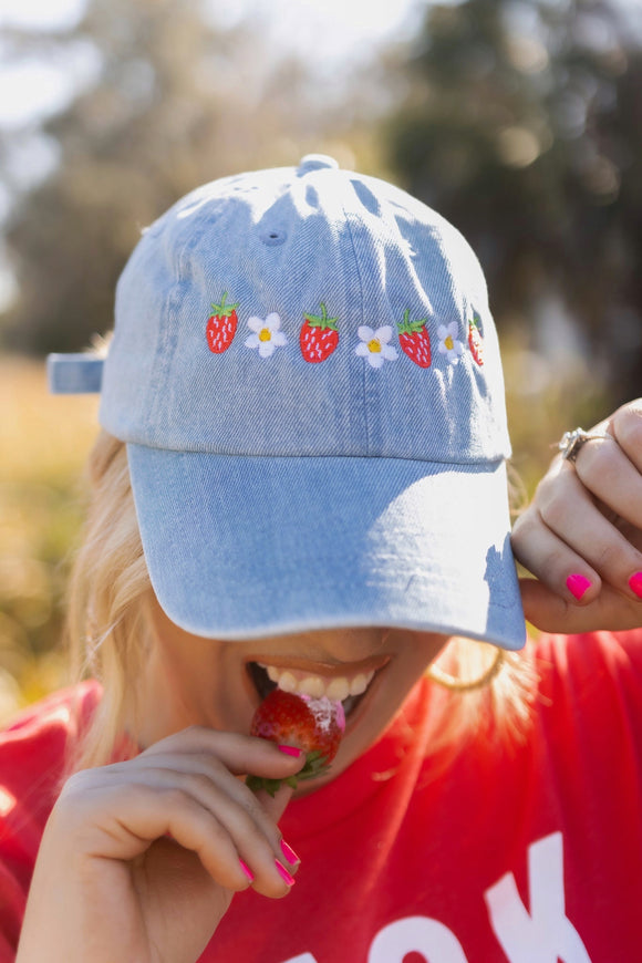 FLOWER BERRY CHAIN EMBROIDERED CAP